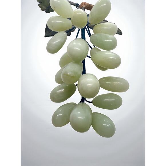 Vintage Serpentine Jade Grape Cluster-Stone Leaves-Mid Century Italian-Fruit - Picture 3 of 6